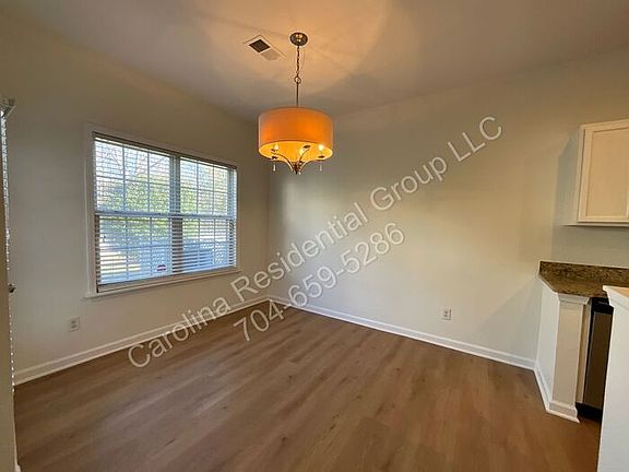 5th image of 7809 Lennoxshire Ln