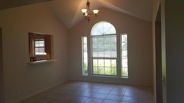 2nd image of 14905 Zanzibar Ln