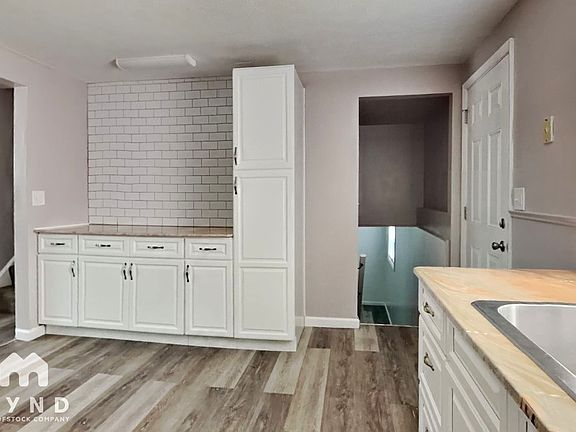 5th image of 2270 Cardston Dr