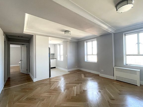 3rd image of 752 W End Ave APT 24F