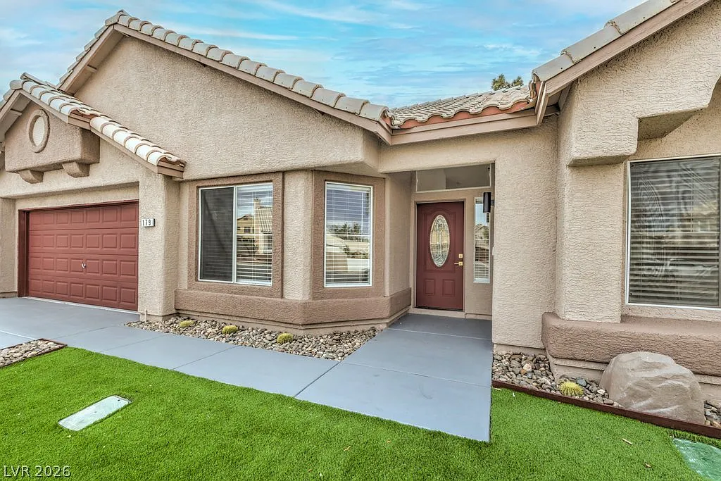 3 bed, 2.0 bath, 1263 sqft, $3,995 — Photo 4