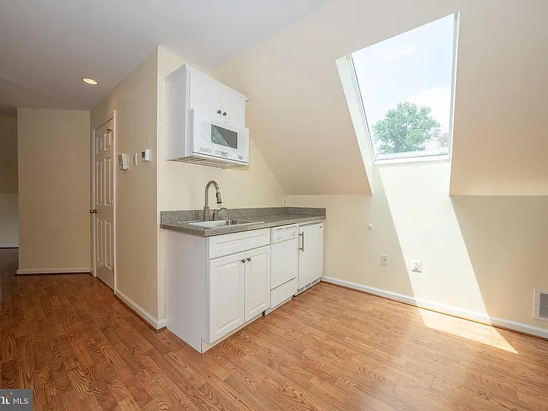 101 E Brookhaven Rd — Photo 80