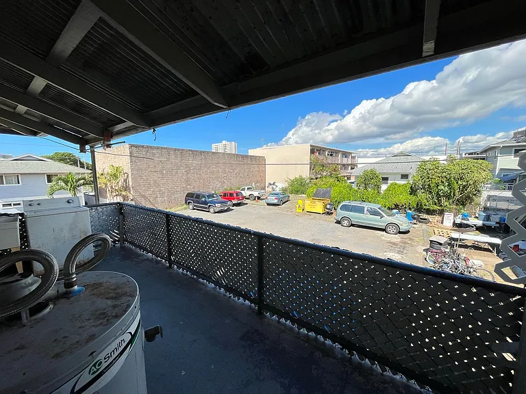 266 N School St — Photo 10