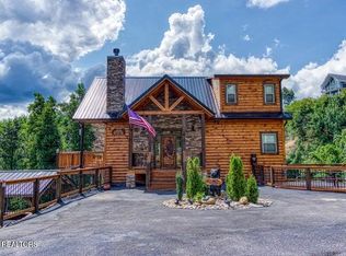 1019 Daisy Ln, Gatlinburg, TN 37738