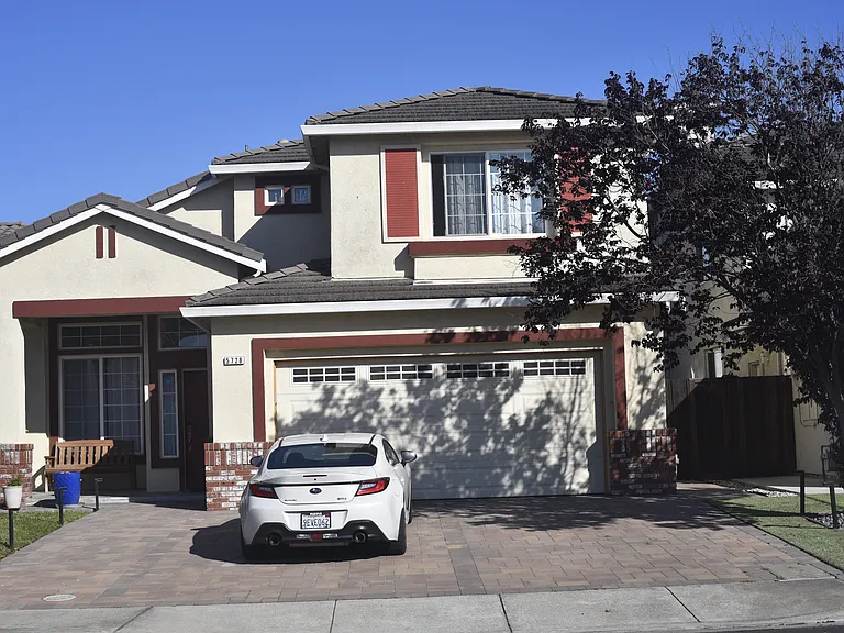 5728 Jean Dr — Photo 1