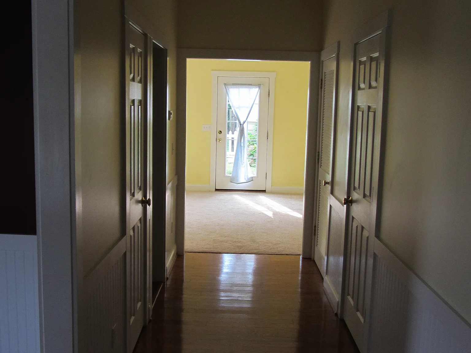 3 bed, 2.5 bath, 1616 sqft, $2,000 — Photo 3