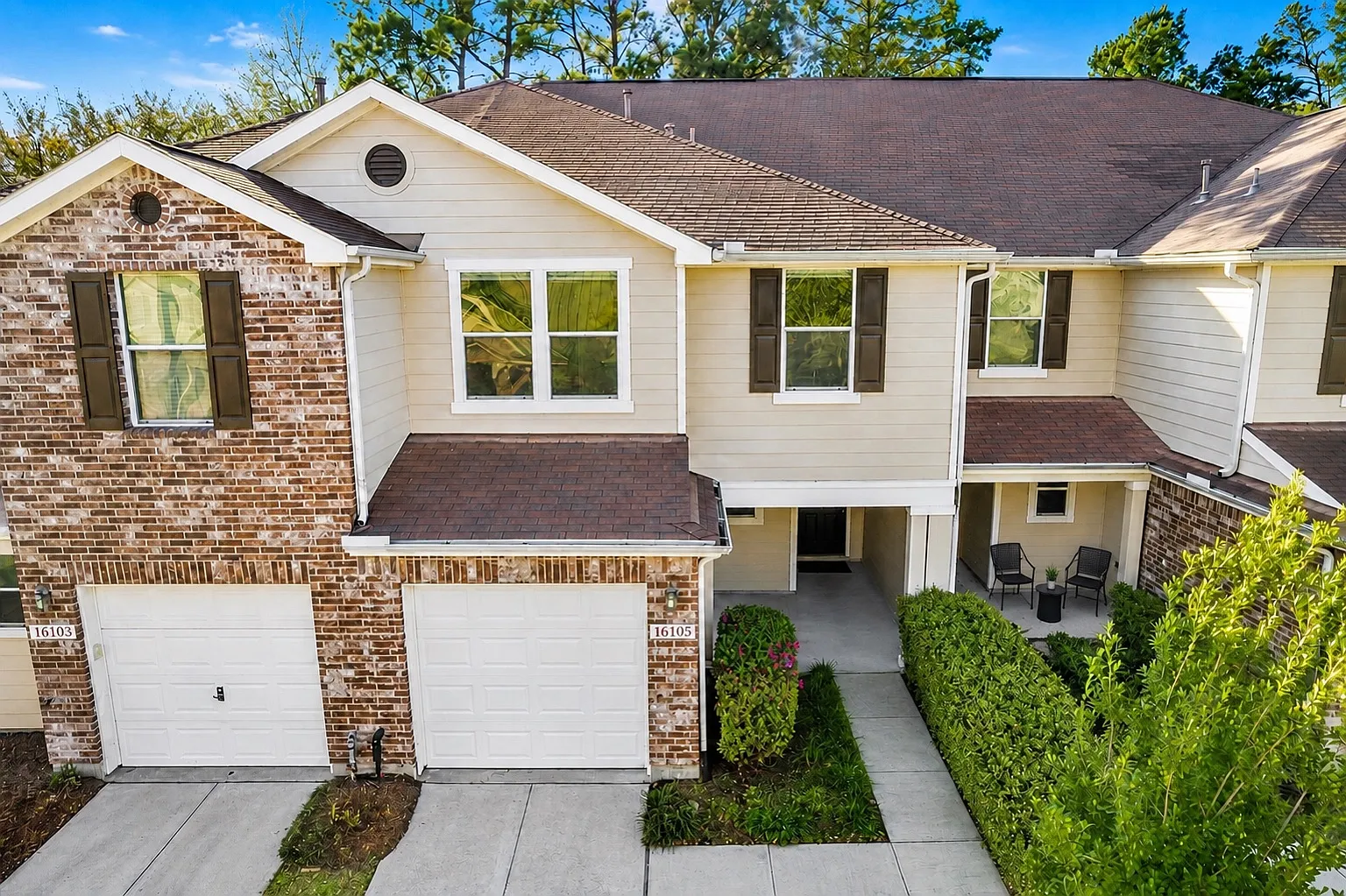 4 bed, 2.5 bath, 1658 sqft, $2,185 — Photo 1