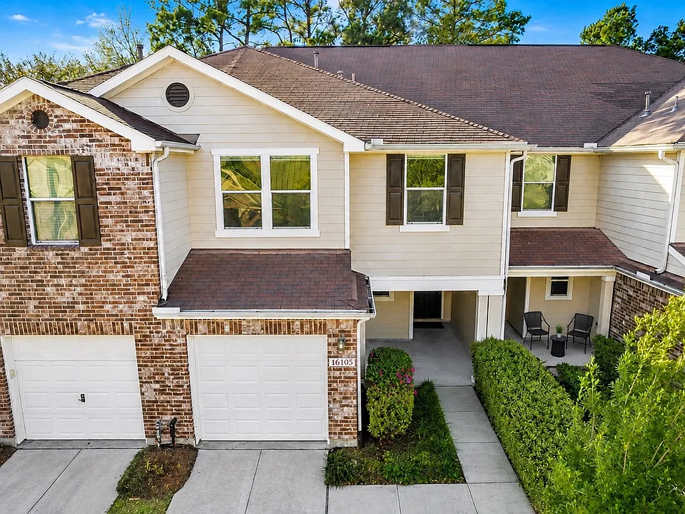 16105 Sweetwater Fields Ln