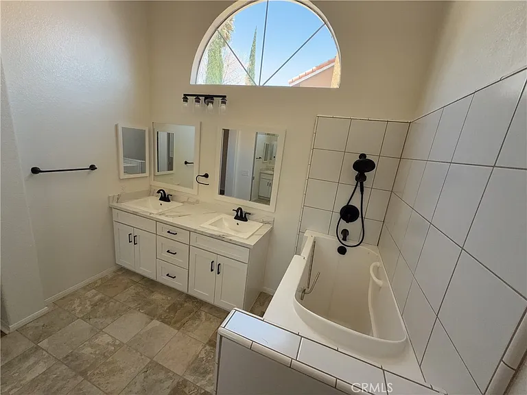 12590 Cobalt Rd — Photo 32