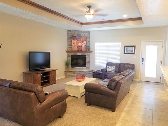2nd image of 1304 W Linda Vista Blvd