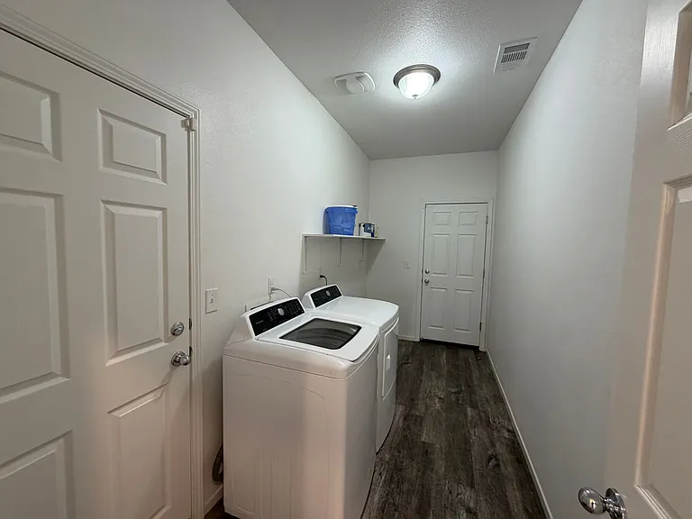 9752 Silver Dollar Ln — Photo 11