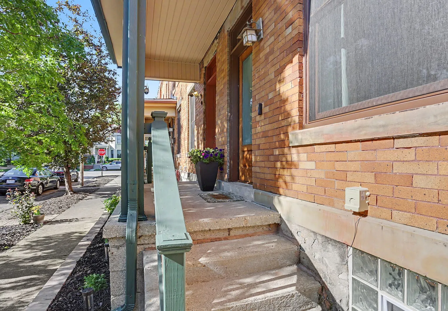 2 bed, 1.5 bath, 882 sqft, $2,250 — Photo 3