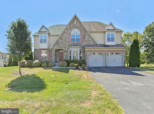 101 Potomac Crossing St, Charles Town, WV 25414
