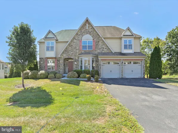 101 Potomac Crossing St, Charles Town, WV 25414