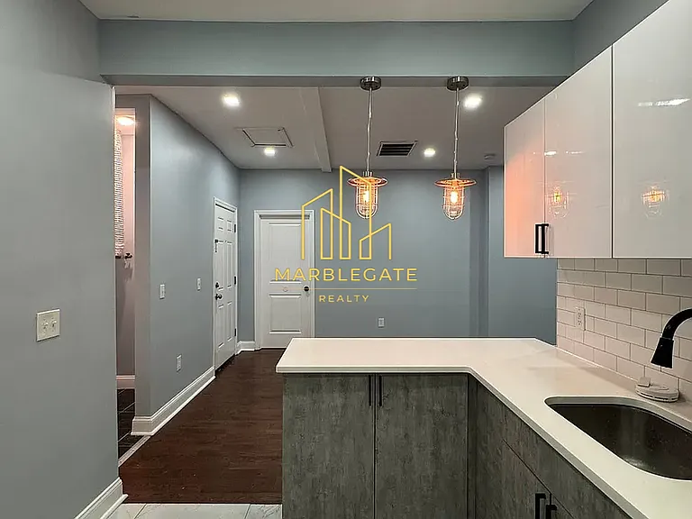 307 Broadway #77 — Photo 4