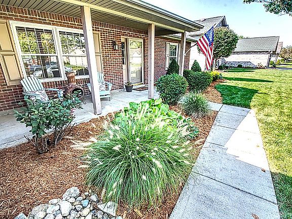 4th image of 105 Ewing Ct