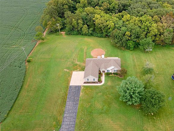 2nd image of 1530 Hoff Ct