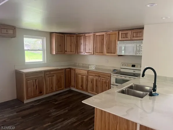 43 Buckley Ave, Oxford Twp., NJ 07863