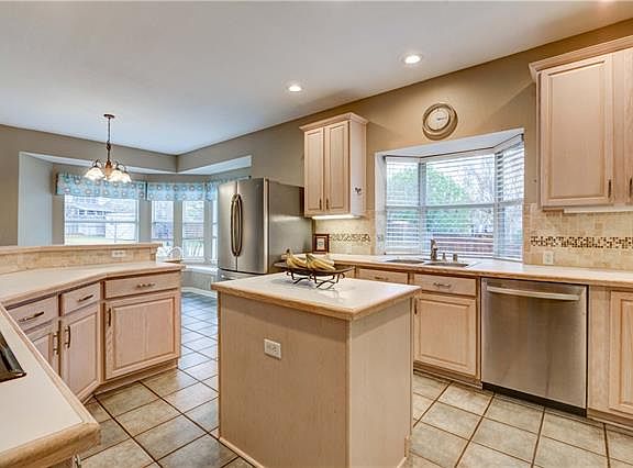 3rd image of 2712 Vista Bluff Blvd
