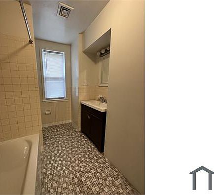 4th image of 5151 Germantown Ave APT 1R