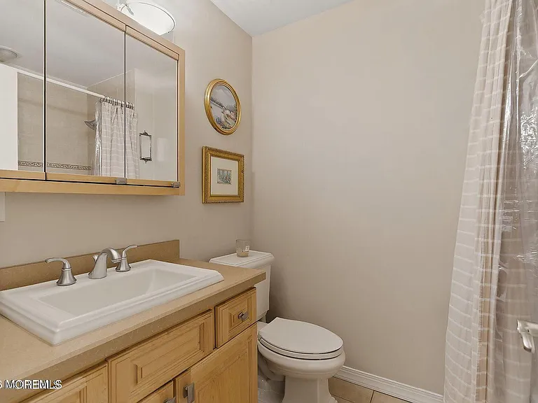 2348 Huckleberry Rd — Photo 16