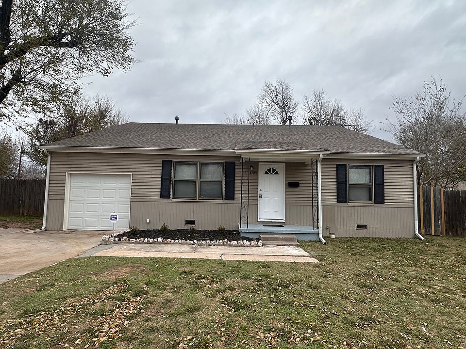1st image of 4205 SE 42nd St