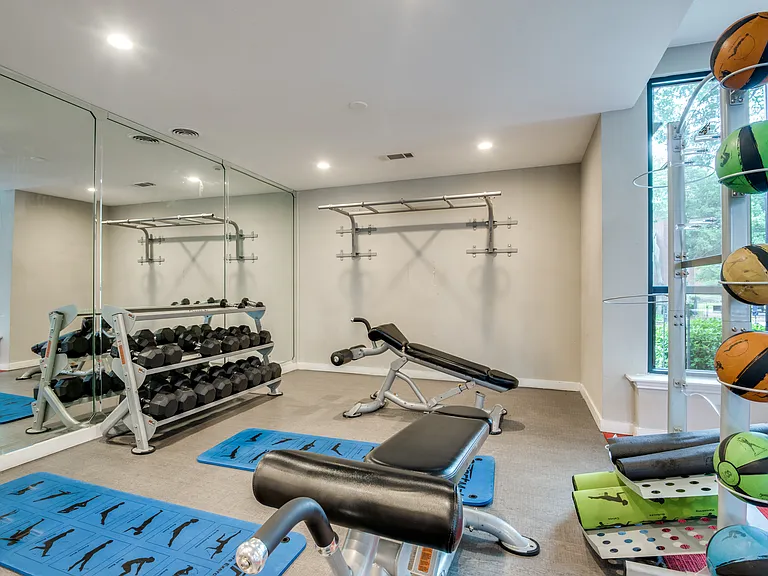 Hyde Park at Valley Ranch — Photo 15