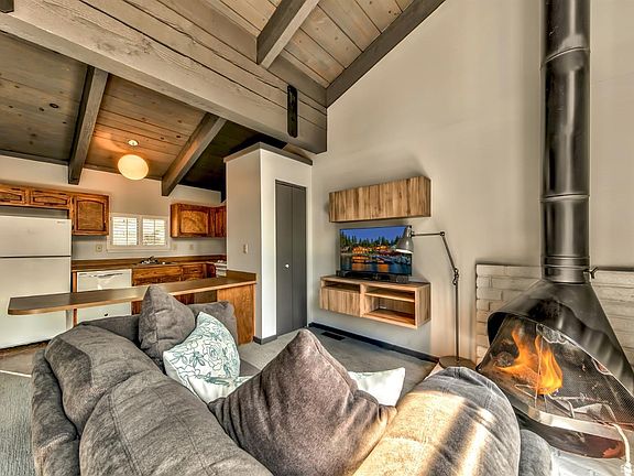 3rd image of 1390 Ski Run Blvd #8
