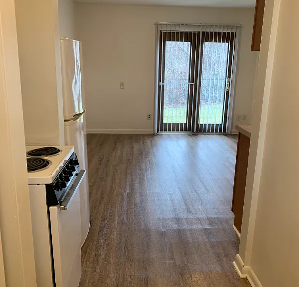 10 Belchertown Rd — Photo 4