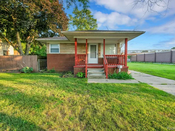 1004 E Elza Ave, Hazel Park, MI 48030