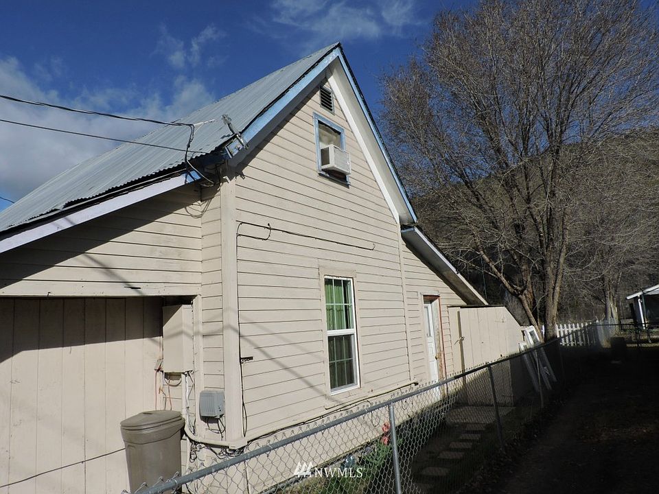 2nd image of 116 W Pleasant Avenue