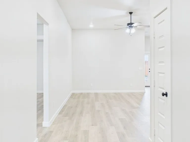 3102 Swenson St — Photo 7