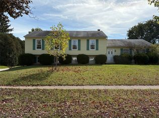 100 Chatham Dr, Aurora, OH