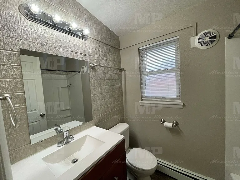 1201 Montgomery St — Photo 11