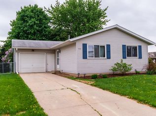 912 2nd St NW, Byron, MN 55920