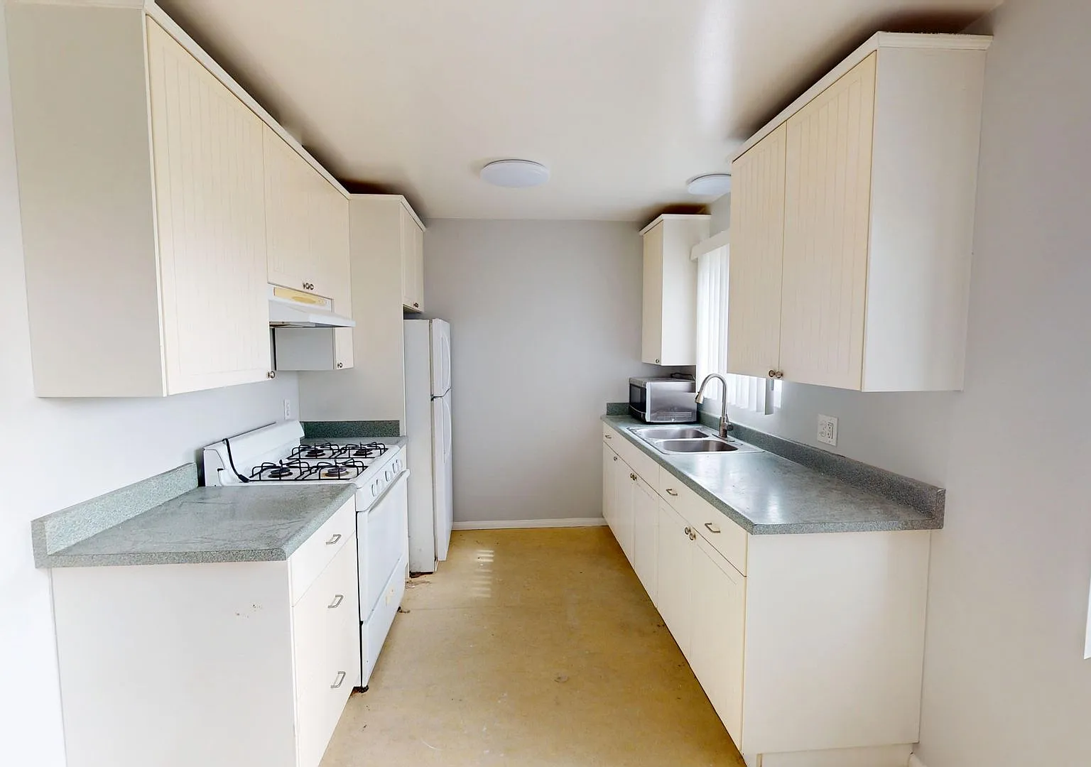 Belmont Apartments — Photo 1
