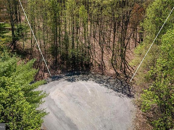 4th image of Poplar Dr