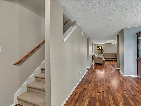 4th image of 2044 Crosbyton Ln