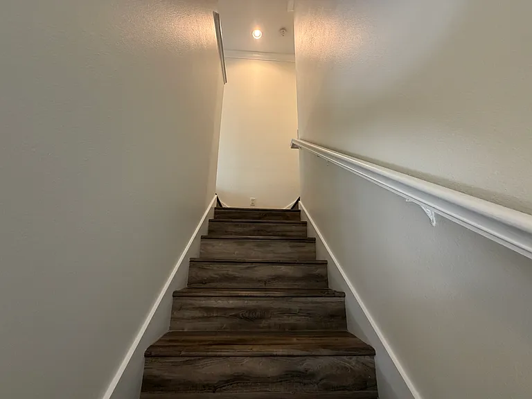 1018 Capitol Hill Ct — Photo 18