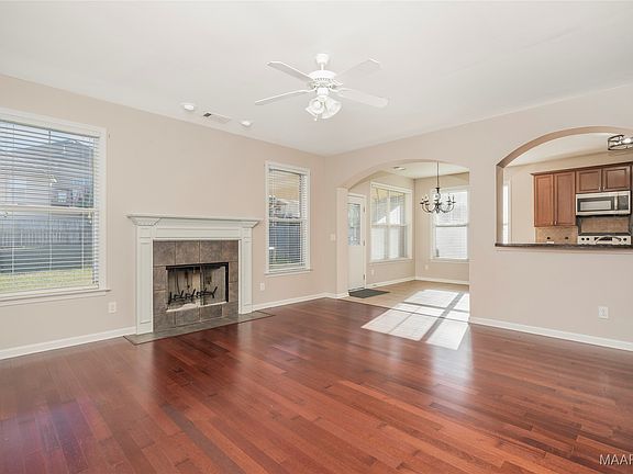 5th image of 224 Stoneybrooke Way