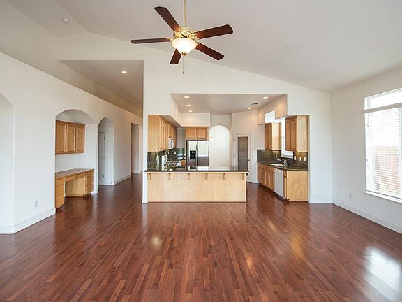 3rd image of 20305 Starr King Dr