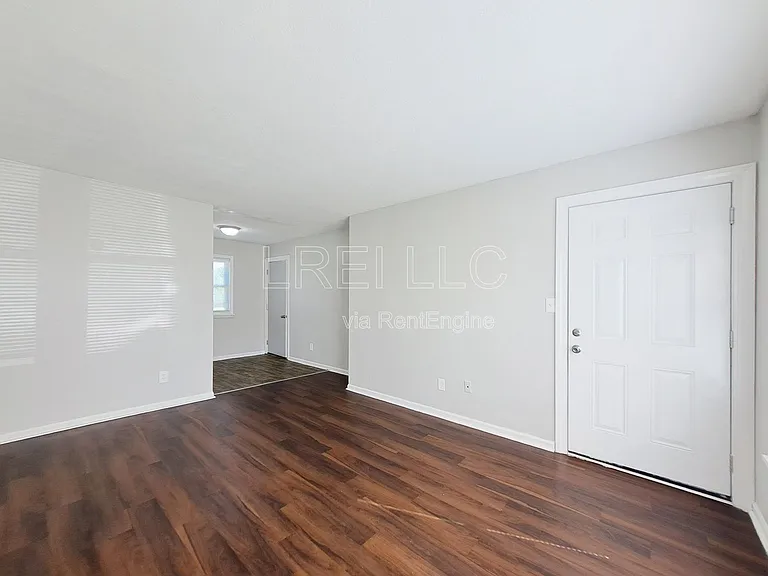 5112 Valiant Dr #2 — Photo 9