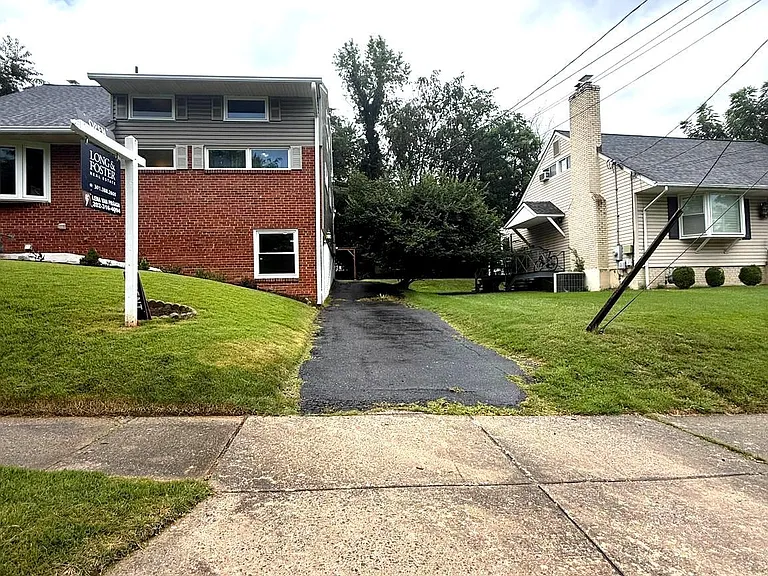 816 Crothers Ln — Photo 2