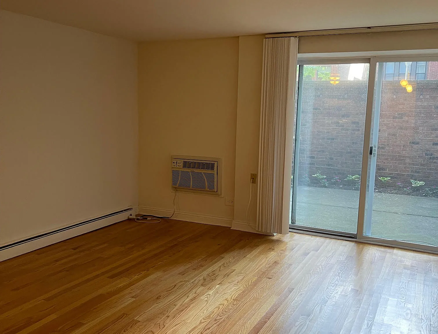 Studio, 450 sqft, $1,500 — Photo 2