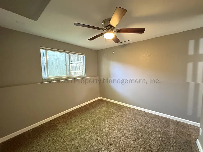 4470 Monica Dr — Photo 8