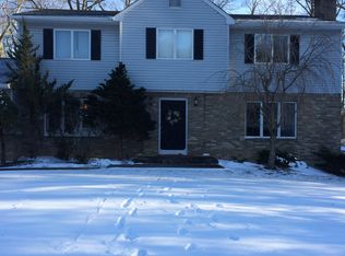 14 Amanda Ct, Airmont, NY