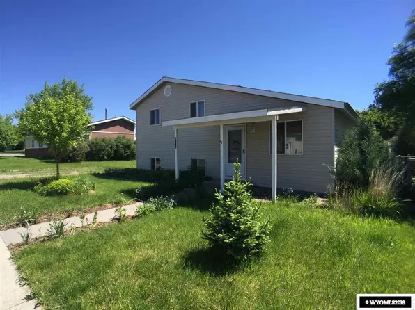 211 Jolley Ave, Douglas, WY 82633