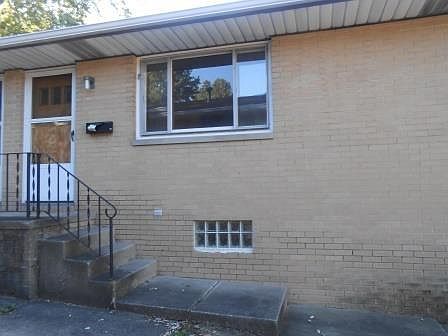 1st image of 415 & 417 Larkin Ave