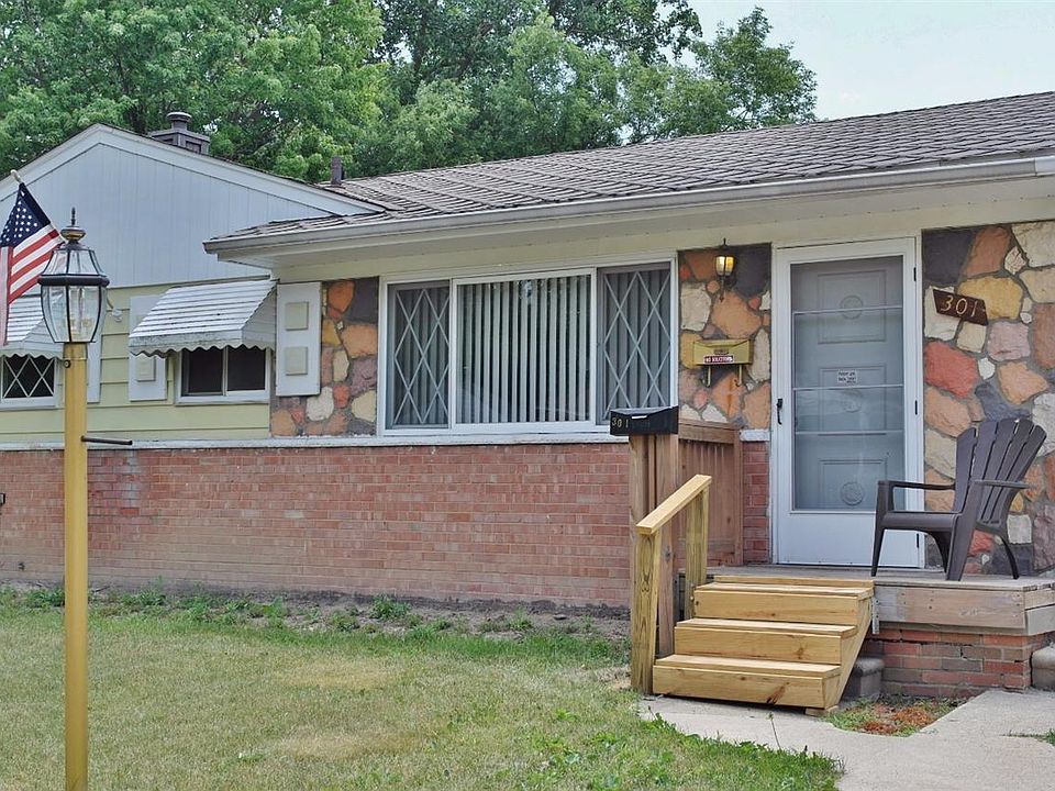 1st image of 301 W Yale Ave