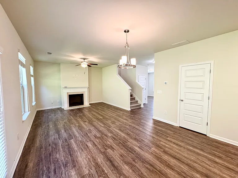 520 McGinnis Cir — Photo 7